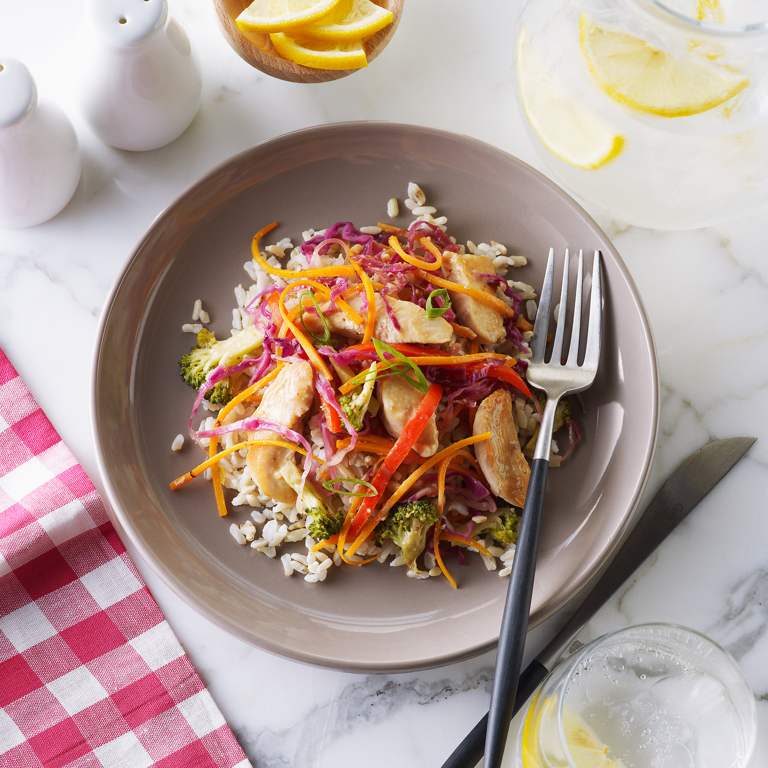 Sauté De Poulet Thaïlandais Avec Salade De Brocoli - Le Poulet Du ...