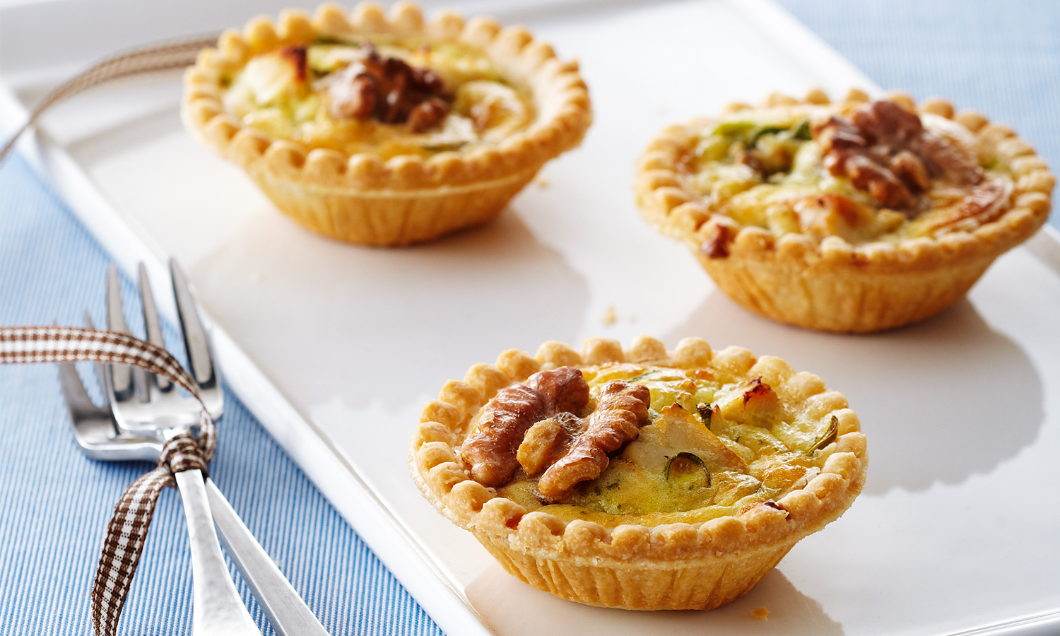 Mini quiches au poulet, noix et épinards Le Poulet du Québec Recettes de poulet, trucs et