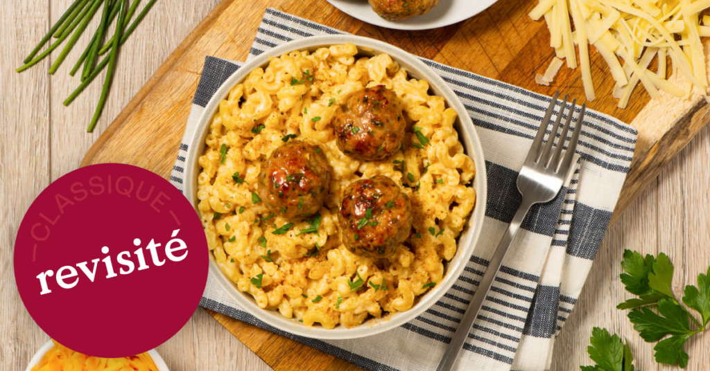 Macaroni au fromage de luxe avec boulettes de poulet